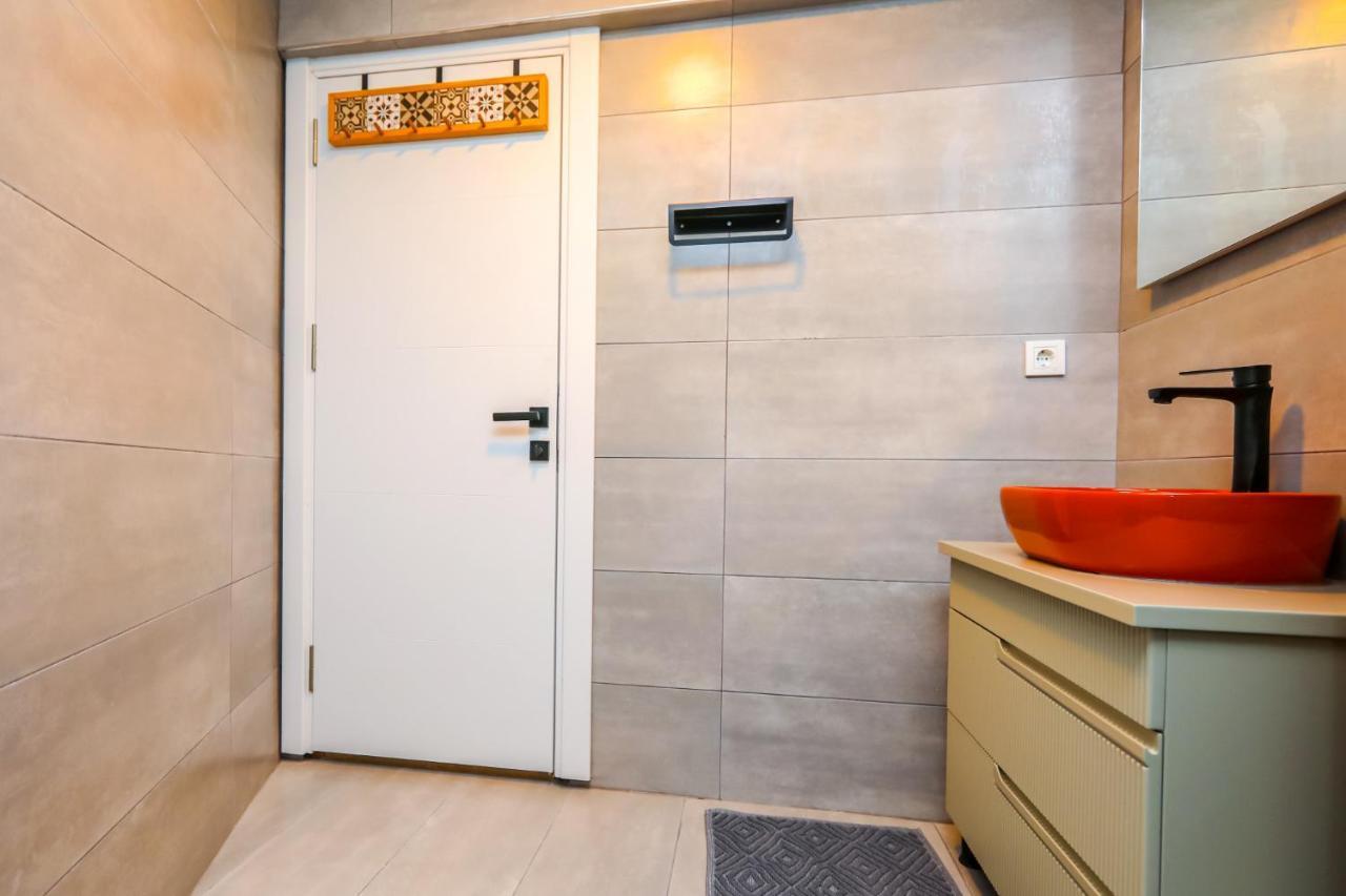 דירות איסטמבול Vibrant Flat 500 M To Uskudar Ferry Station מראה חיצוני תמונה